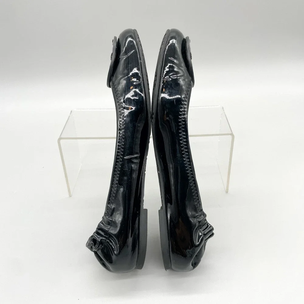 Tory Burch Reva Black Patent Leather Scrunch Ballet Flats Logo Medallion 8.5M